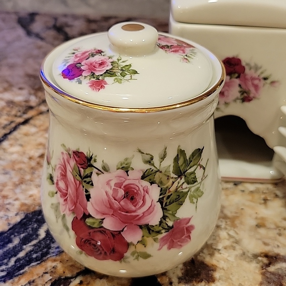 🌹 Formalities by Baum Bros. – Victorian Rose Tea Set 🌹 - Picture 3 of 5